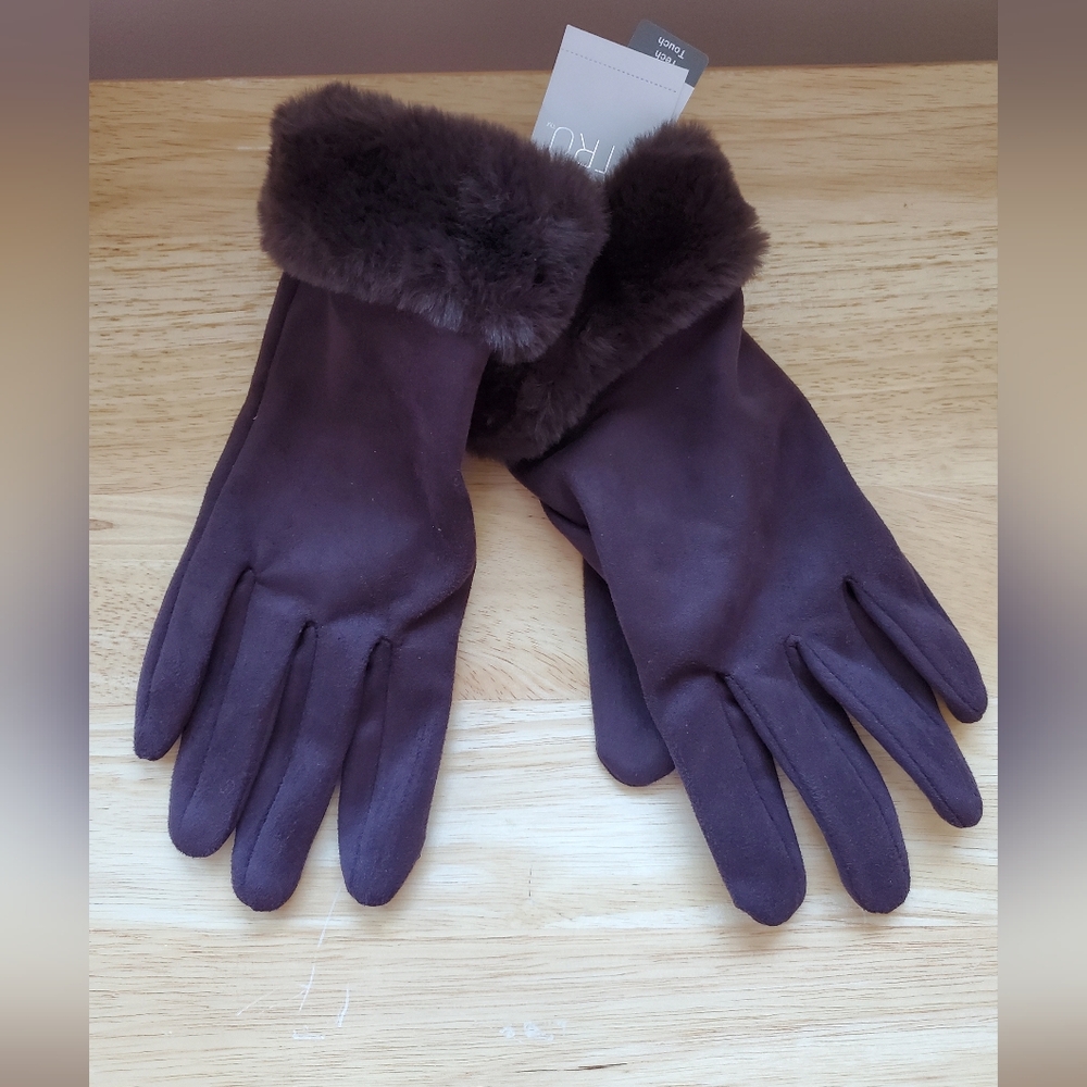 Time and Tru L/XL Brown Faux Suede and Faux Fur Gloves New